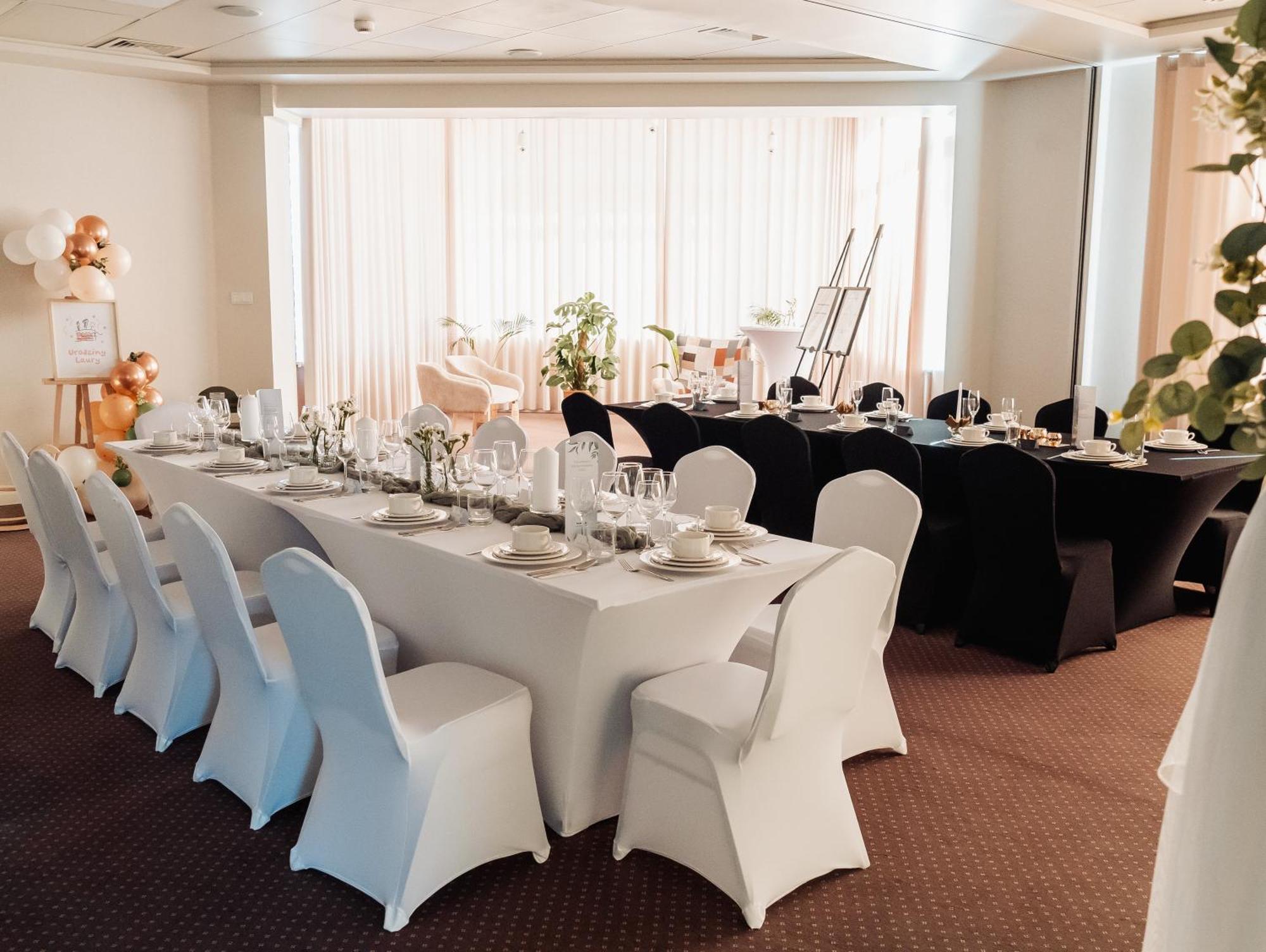 Arche Hotel Седльце Экстерьер фото