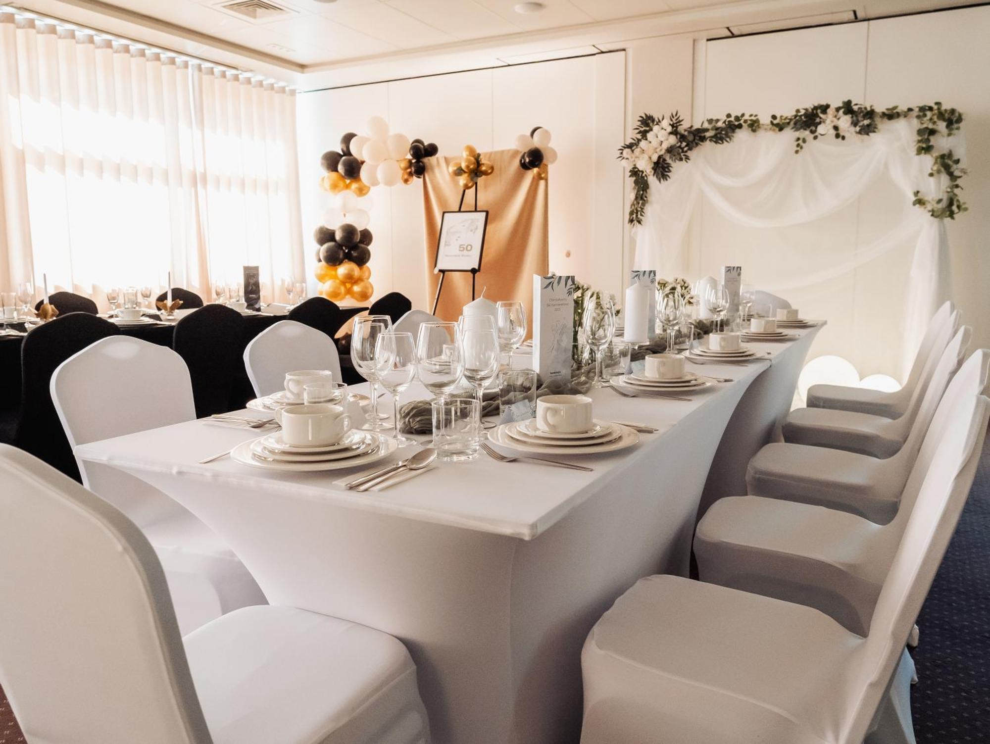 Arche Hotel Седльце Экстерьер фото