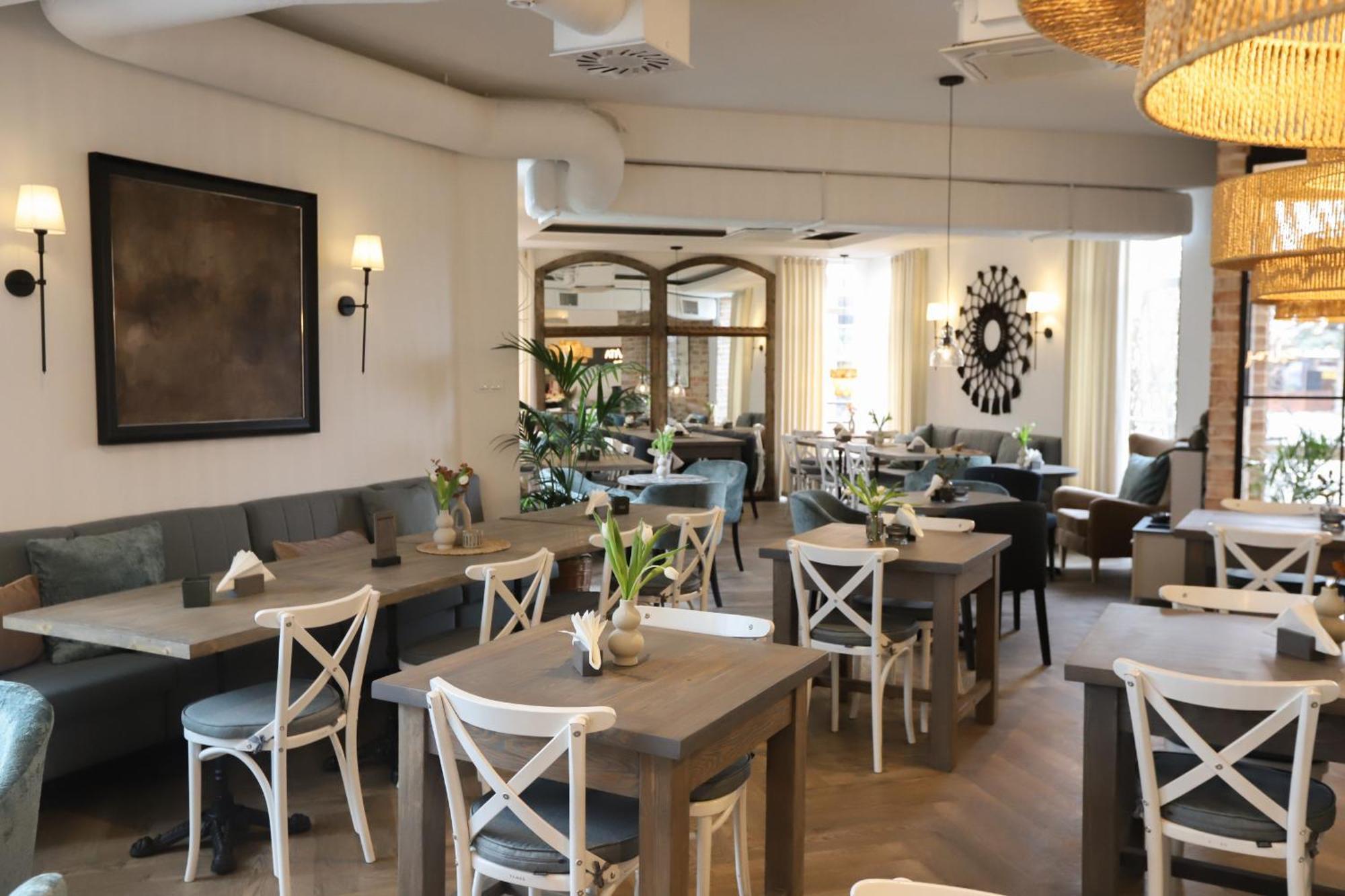 Arche Hotel Седльце Экстерьер фото